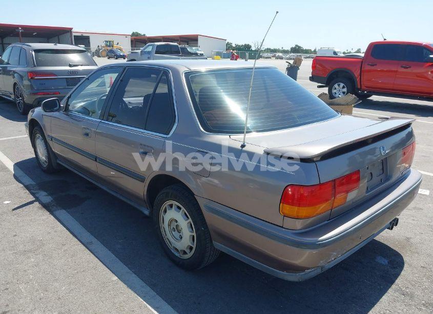 Photo 3 of 1992 Honda Accord EX/EX-R (VIN JHMCB7676NC016583)