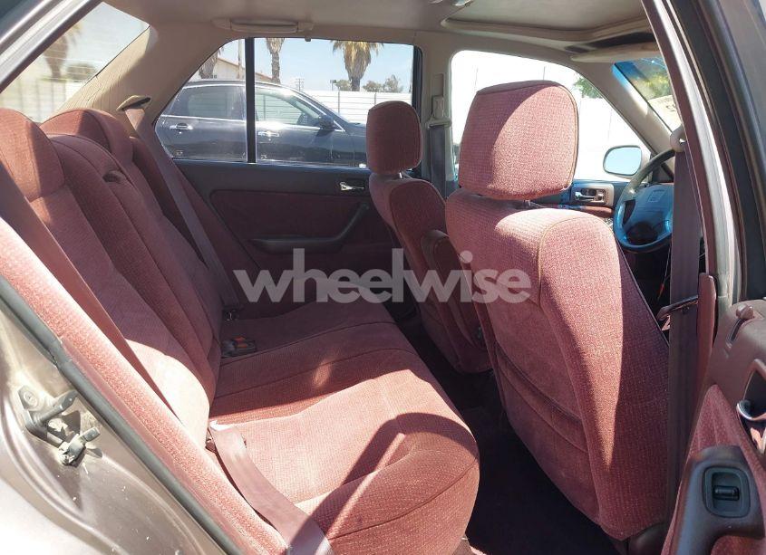 Photo 8 of 1992 Honda Accord EX/EX-R (VIN JHMCB7676NC016583)