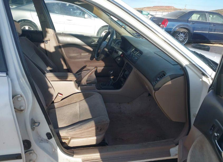 Photo 5 of 1995 Honda Accord LX (VIN JHMCD553XSC042600)