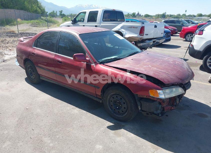 1995 Honda Accord LX (VIN JHMCD5630SC028896) main photo