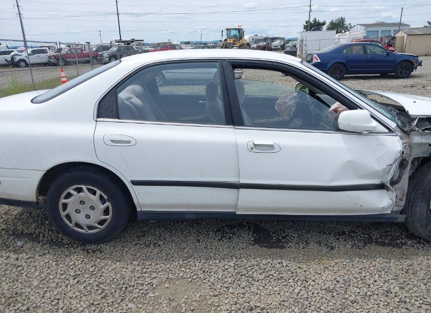 Photo 14 of 1994 Honda Accord LX (VIN JHMCD5633RC027736)