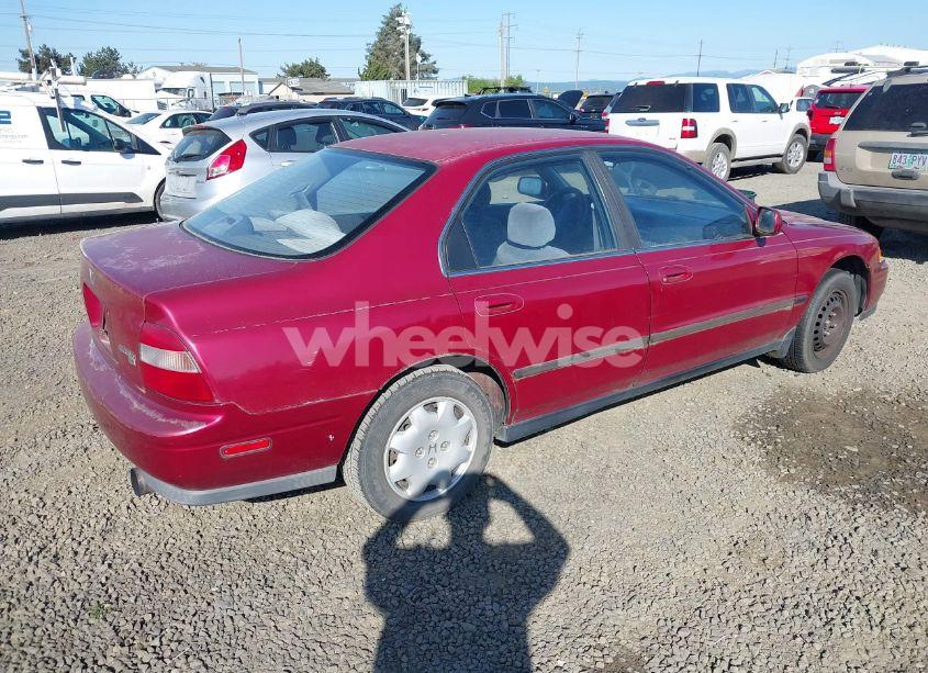 Photo 4 of 1995 Honda Accord LX (VIN JHMCD5634SC060105)