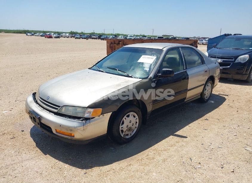 Photo 2 of 1995 Honda Accord LX (VIN JHMCD5635SC012063)