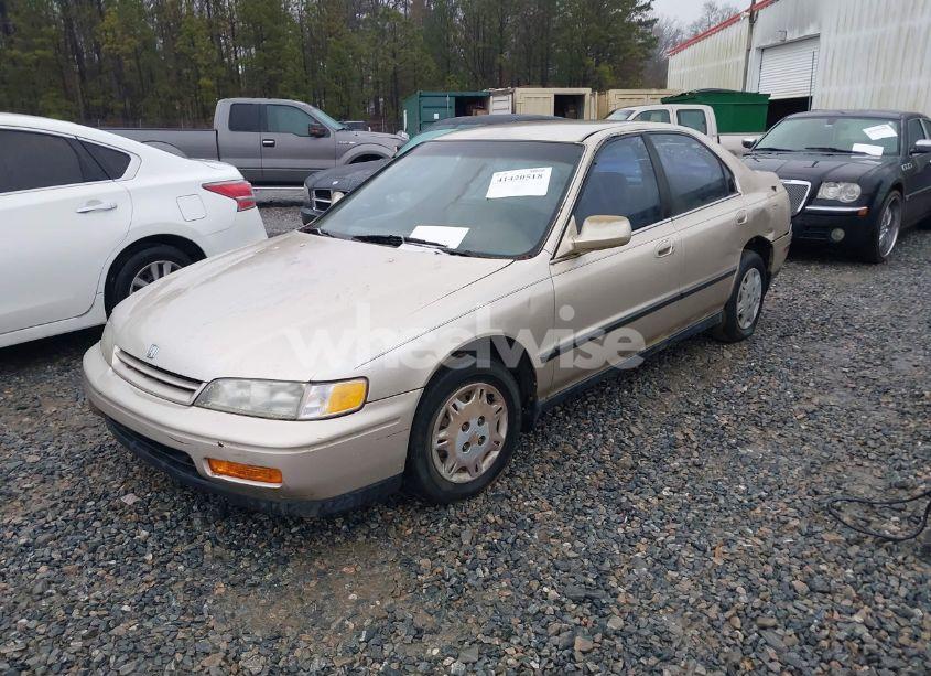 Photo 2 of 1995 Honda Accord LX (VIN JHMCD5635SC050795)