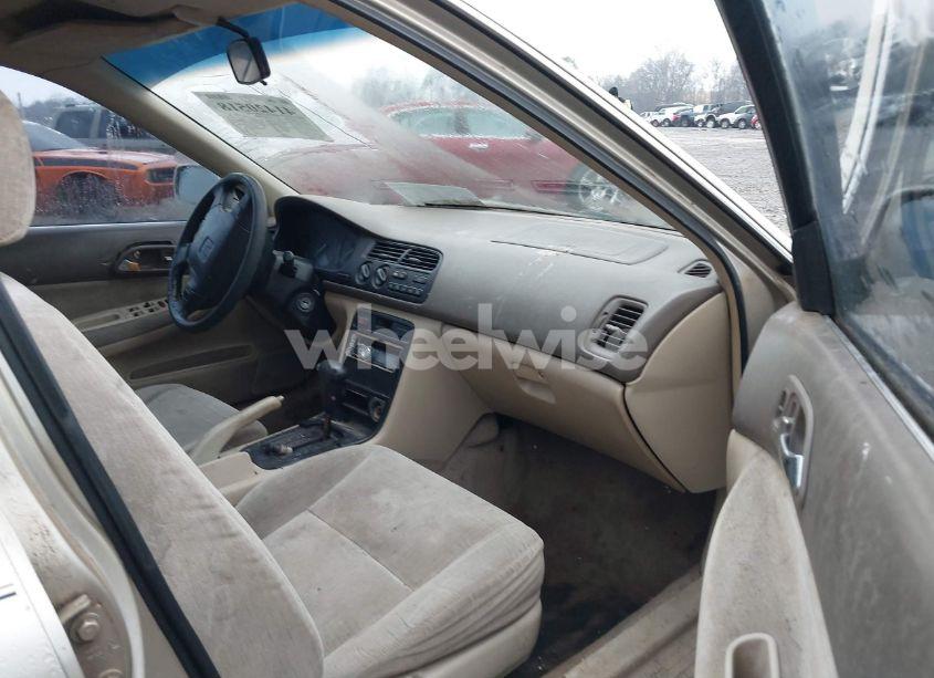 Photo 5 of 1995 Honda Accord LX (VIN JHMCD5635SC050795)