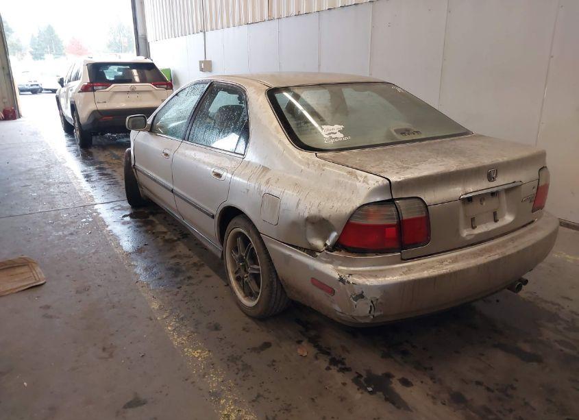 Photo 3 of 1997 Honda Accord LX (VIN JHMCD5637VC016250)