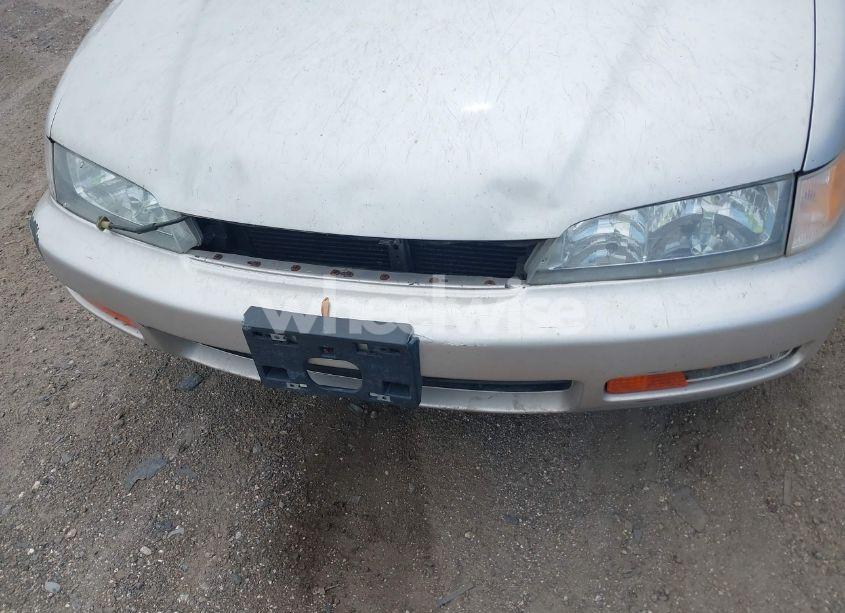 Photo 6 of 1997 Honda Accord LX (VIN JHMCD5639VC019957)