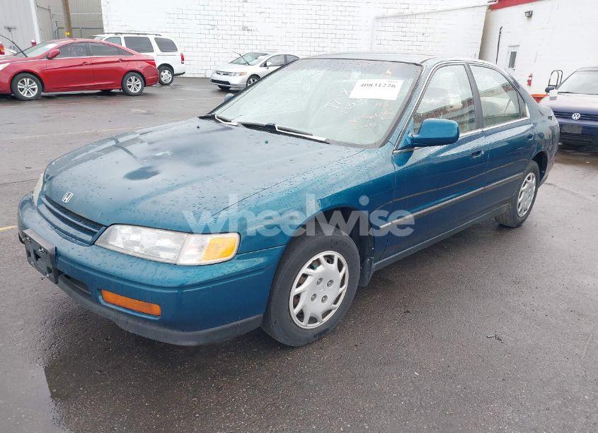 Photo 2 of 1994 Honda Accord LX (VIN JHMCD563XRC105378)