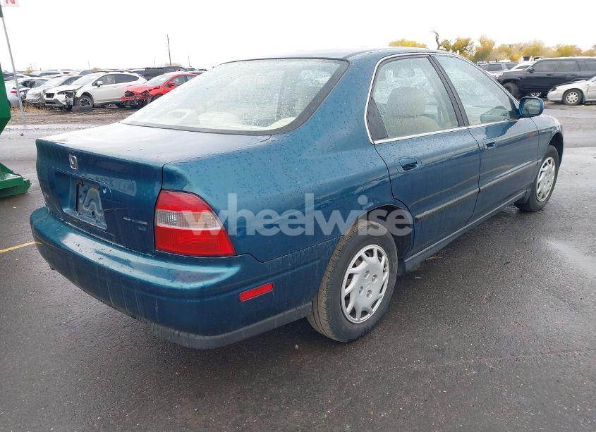 Photo 4 of 1994 Honda Accord LX (VIN JHMCD563XRC105378)