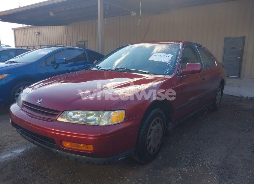 Photo 2 of 1994 Honda Accord LX (VIN JHMCD5648RC013730)