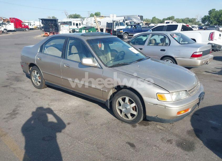 1994 Honda Accord EX (VIN JHMCD5655RC120856) main photo