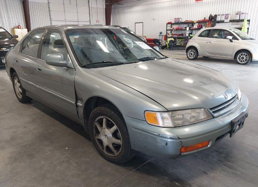 1994 Honda Accord EX (VIN JHMCD5656RC089813) main photo