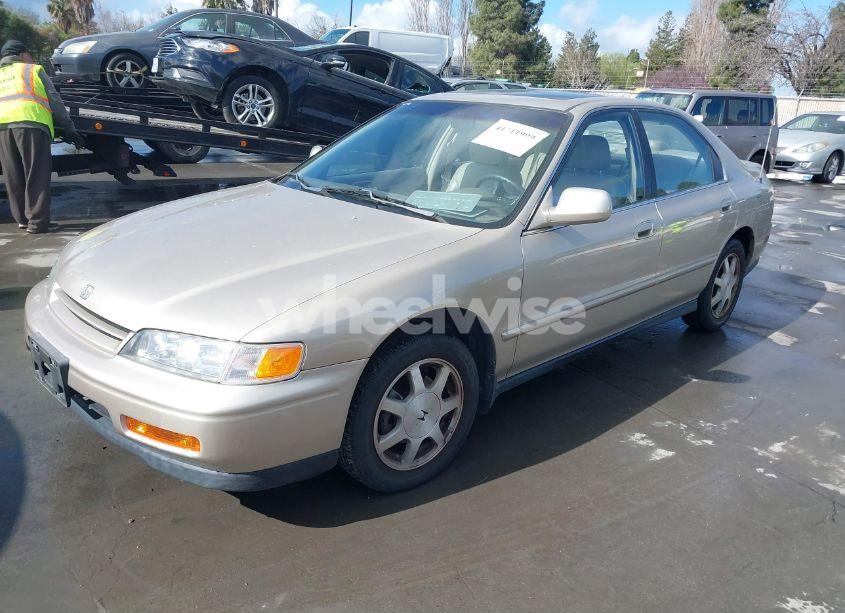Photo 2 of 1994 Honda Accord EX (VIN JHMCD565XRC084419)