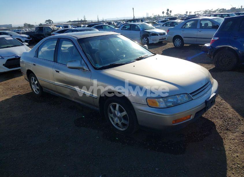 1994 Honda Accord EX (VIN JHMCD5660RC043693) main photo