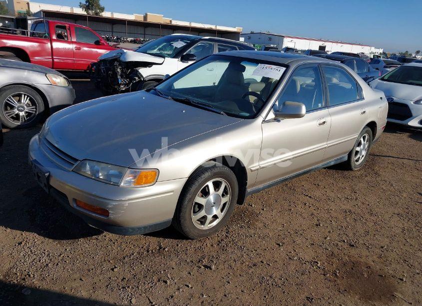 Photo 2 of 1994 Honda Accord EX (VIN JHMCD5660RC043693)