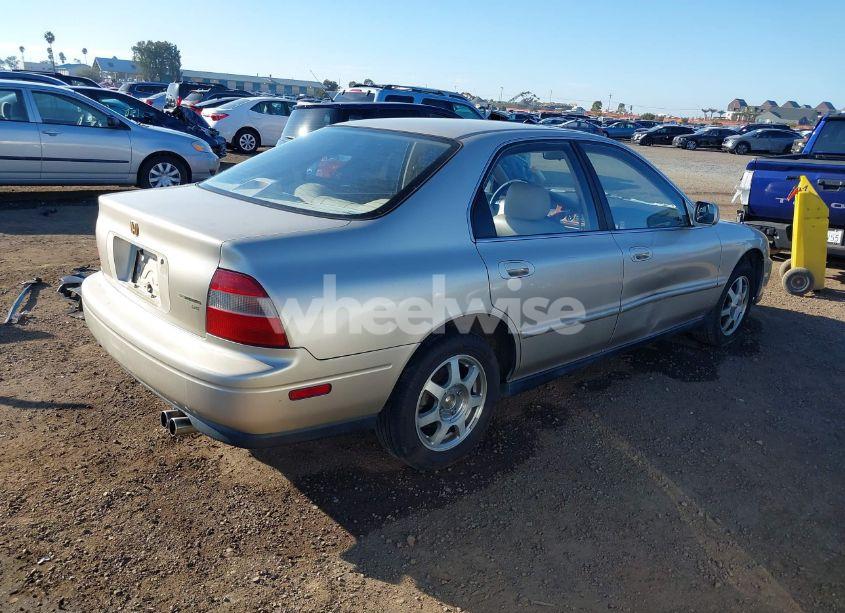 Photo 4 of 1994 Honda Accord EX (VIN JHMCD5660RC043693)