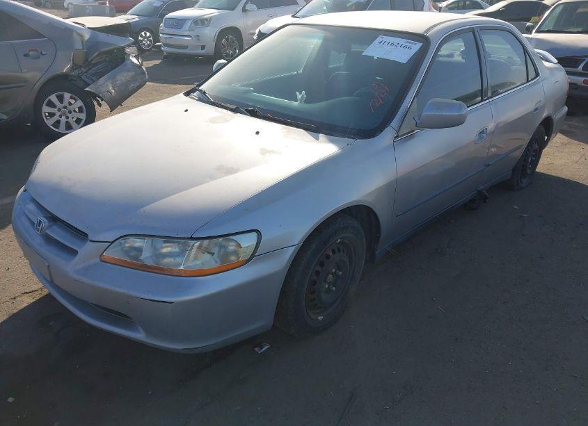 Photo 2 of 2000 Honda Accord 2.3 LX (VIN JHMCG5542YC041028)