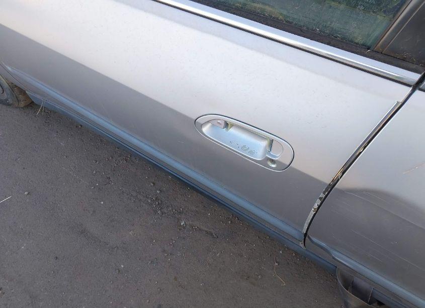 Photo 6 of 2000 Honda Accord 2.3 LX (VIN JHMCG5542YC041028)