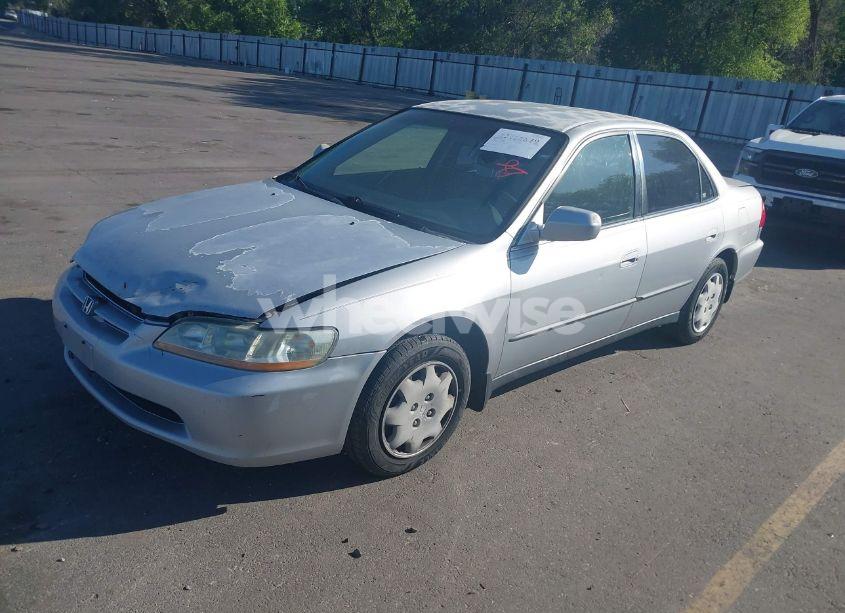 Photo 2 of 2000 Honda Accord 2.3 LX (VIN JHMCG5545YC040830)