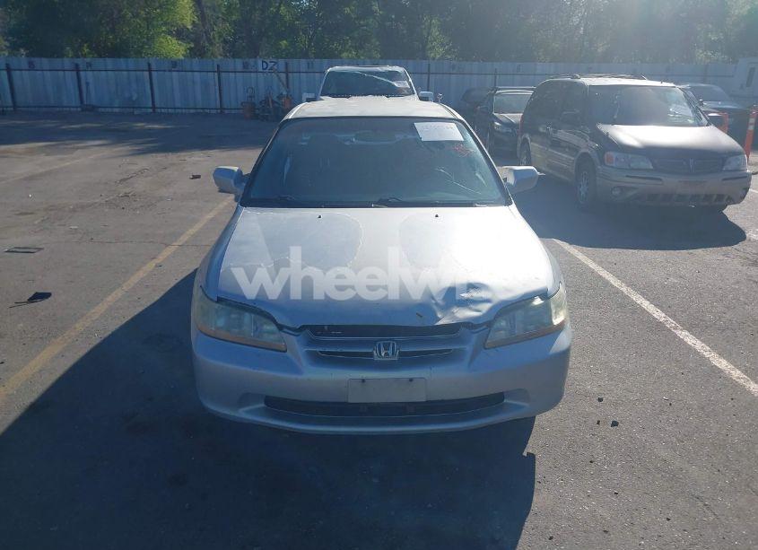 Photo 6 of 2000 Honda Accord 2.3 LX (VIN JHMCG5545YC040830)