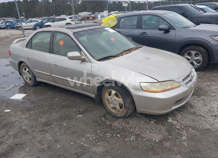 1999 Honda Accord EX (VIN JHMCG5557XC025561) main photo