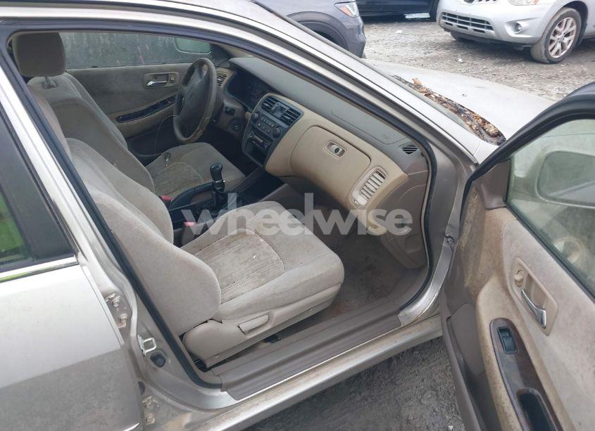 Photo 5 of 1999 Honda Accord EX (VIN JHMCG5557XC025561)