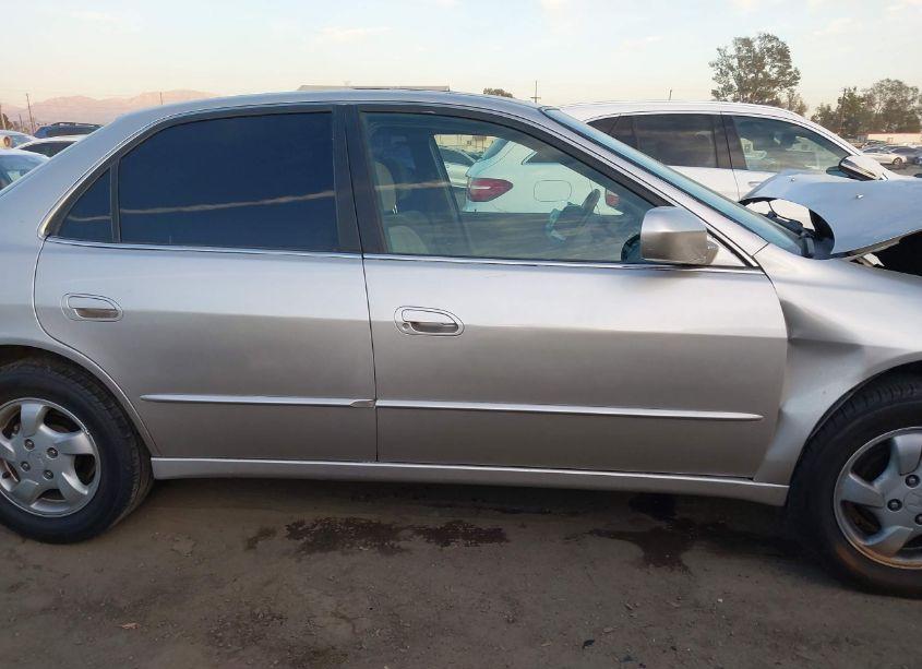 Photo 13 of 1999 Honda Accord EX (VIN JHMCG555XXC043875)