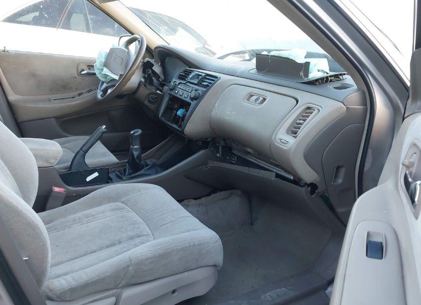 Photo 5 of 1999 Honda Accord EX (VIN JHMCG555XXC043875)