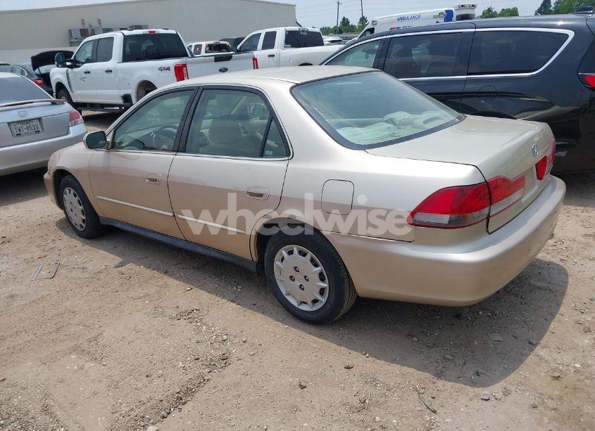 Photo 3 of 2001 Honda Accord 2.3 LX (VIN JHMCG56401C016729)