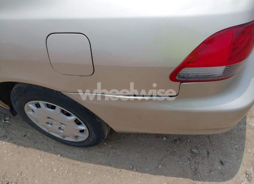 Photo 6 of 2001 Honda Accord 2.3 LX (VIN JHMCG56401C016729)