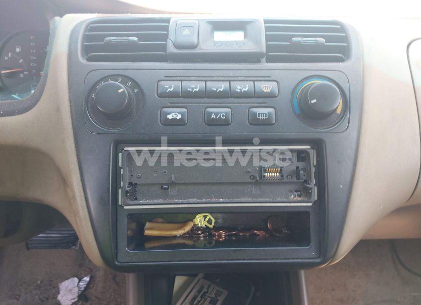 Photo 13 of 1999 Honda Accord LX (VIN JHMCG5640XC051473)