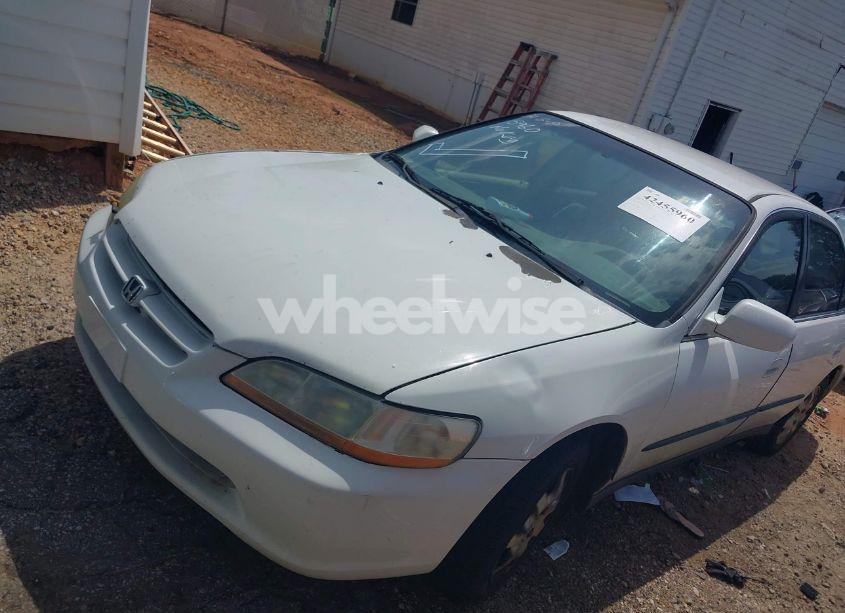 Photo 2 of 1999 Honda Accord LX (VIN JHMCG5640XC051473)