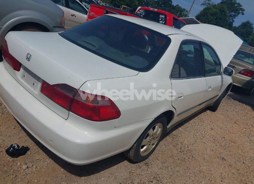 Photo 4 of 1999 Honda Accord LX (VIN JHMCG5640XC051473)