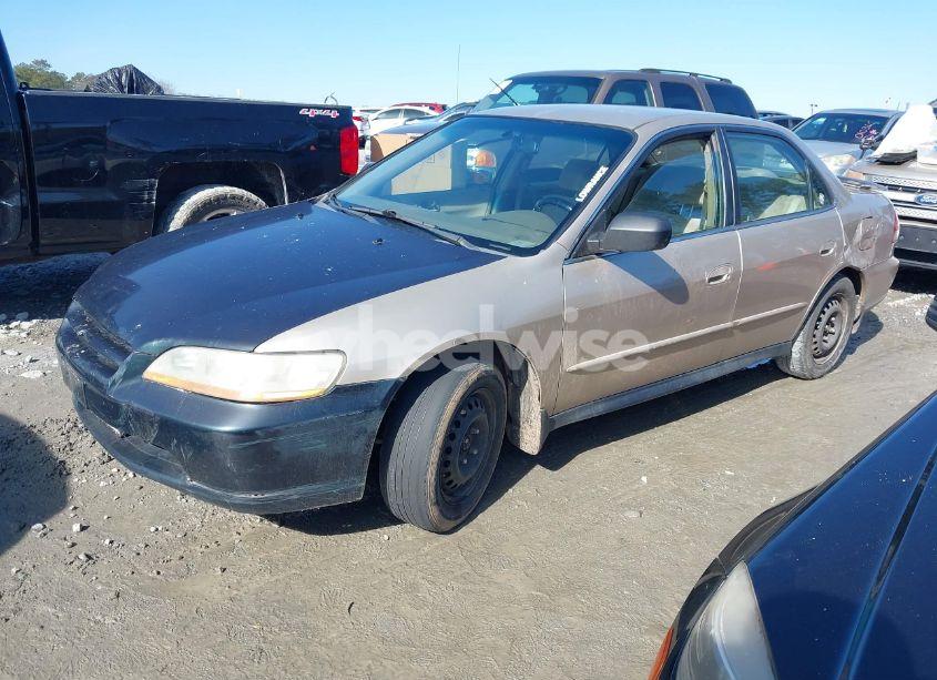 Photo 2 of 2001 Honda Accord 2.3 LX (VIN JHMCG56411C023043)