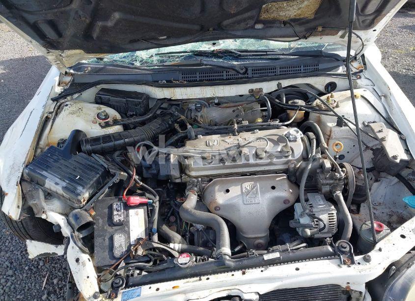 Photo 10 of 2000 Honda Accord 2.3 LX (VIN JHMCG5641YC037079)