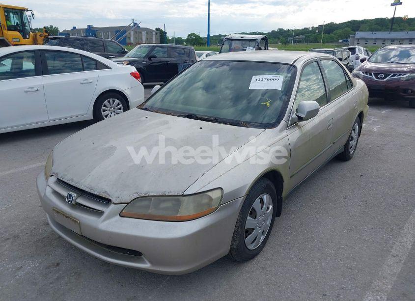 Photo 2 of 1999 Honda Accord LX (VIN JHMCG5642XC003361)