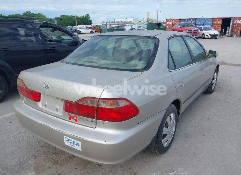 Photo 4 of 1999 Honda Accord LX (VIN JHMCG5642XC003361)
