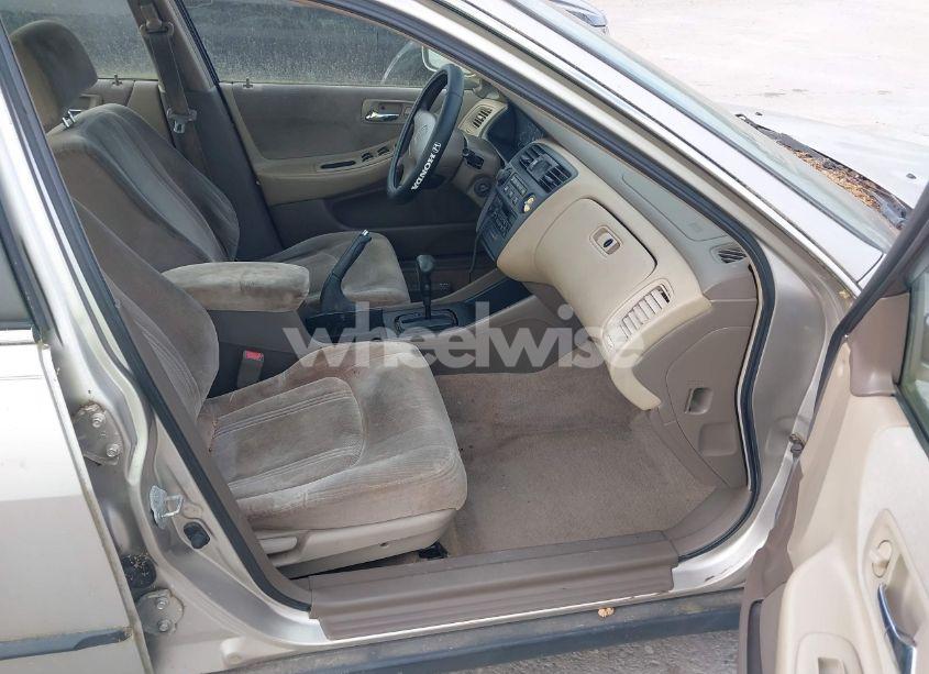 Photo 5 of 1999 Honda Accord LX (VIN JHMCG5642XC003361)