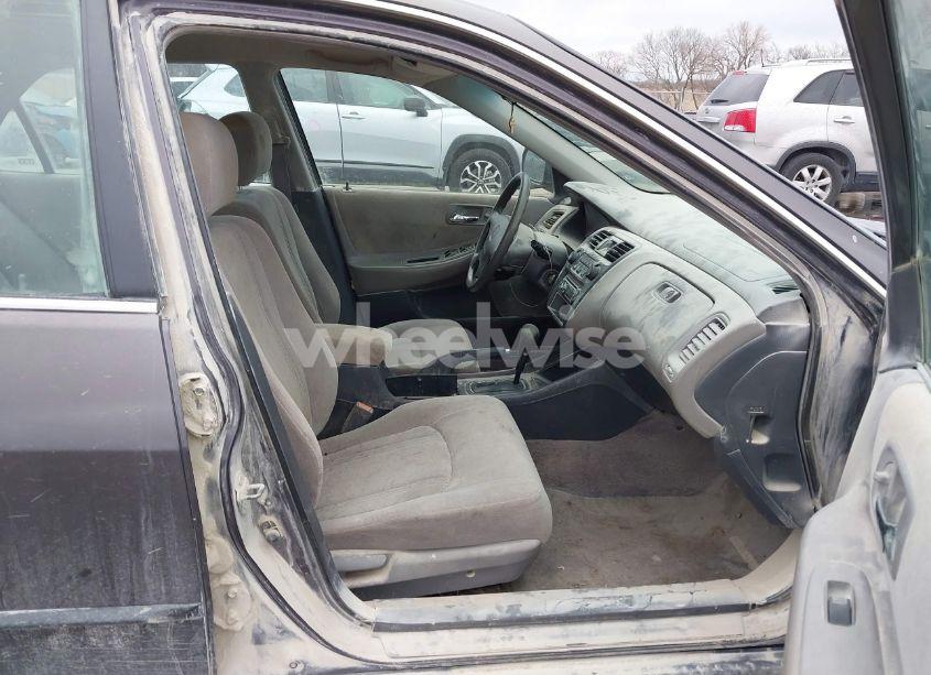 Photo 5 of 1999 Honda Accord LX (VIN JHMCG5643XC021870)