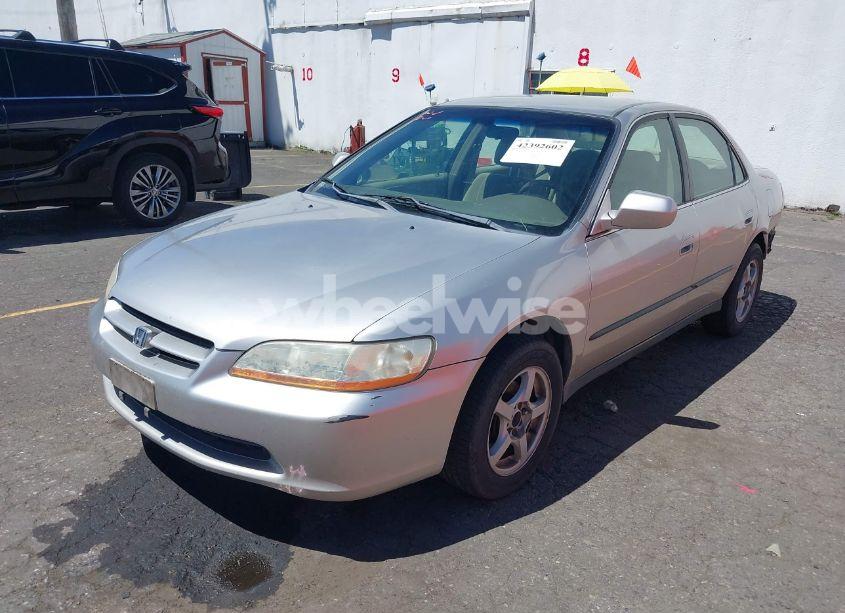 Photo 2 of 1999 Honda Accord LX (VIN JHMCG5643XC038779)