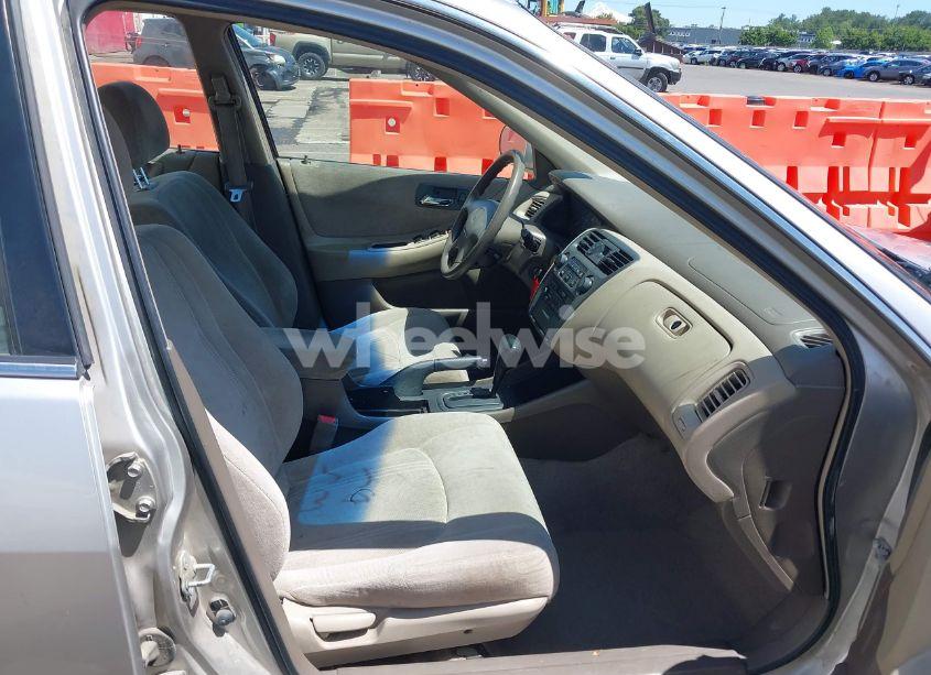 Photo 5 of 1999 Honda Accord LX (VIN JHMCG5643XC038779)