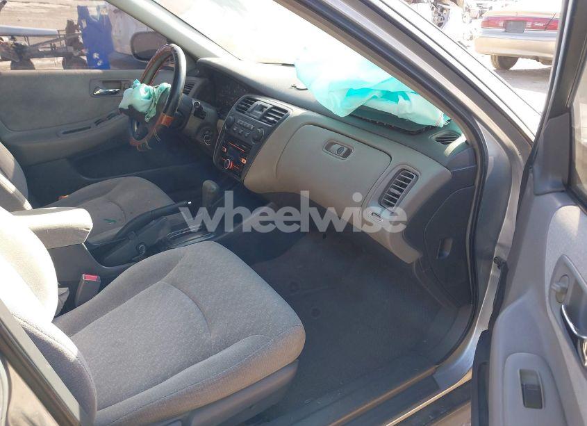 Photo 5 of 2002 Honda Accord 2.3 LX (VIN JHMCG56442C016346)