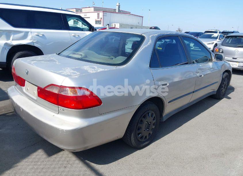 Photo 4 of 1999 Honda Accord LX (VIN JHMCG5644XC009341)