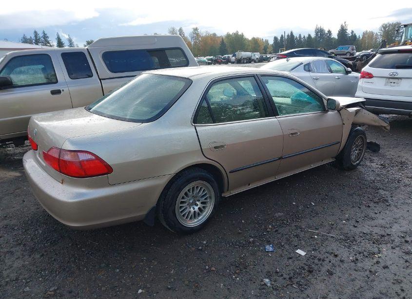 Photo 4 of 2000 Honda Accord 2.3 LX (VIN JHMCG5645YC027607)