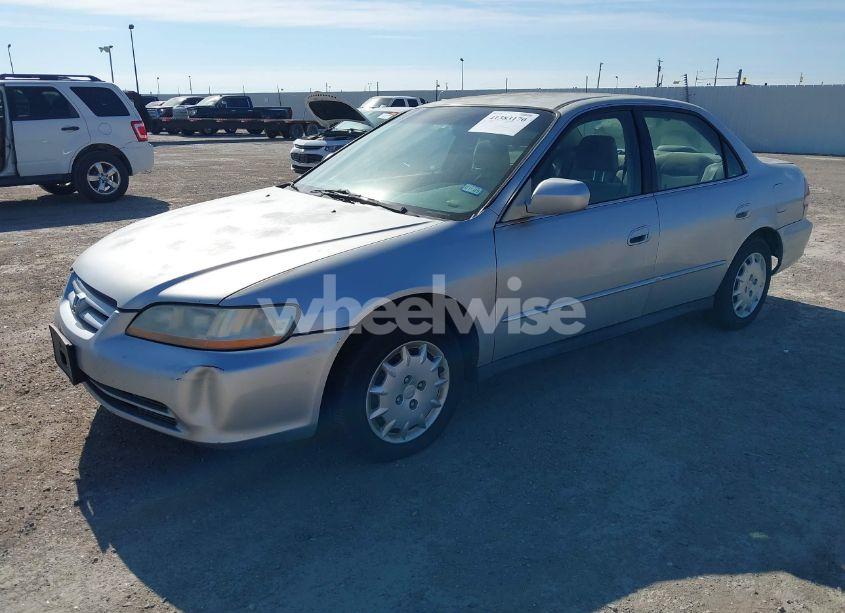 Photo 2 of 2001 Honda Accord 2.3 LX (VIN JHMCG56461C015116)