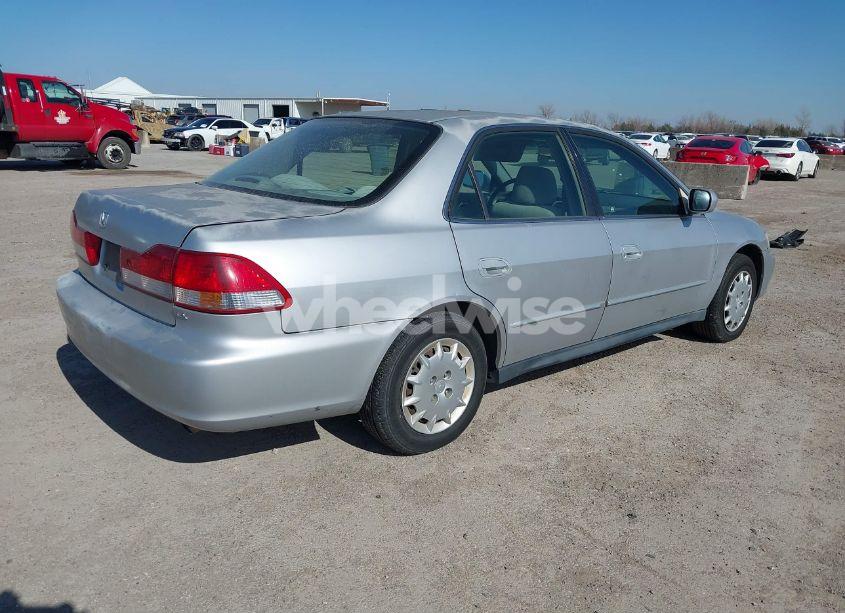 Photo 4 of 2001 Honda Accord 2.3 LX (VIN JHMCG56461C015116)
