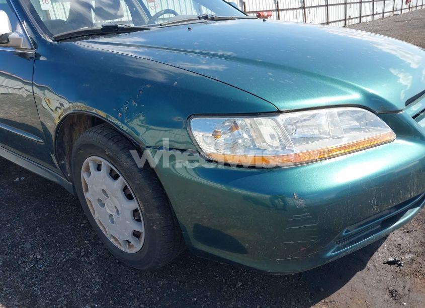 Photo 12 of 2002 Honda Accord 2.3 LX (VIN JHMCG56462C030457)