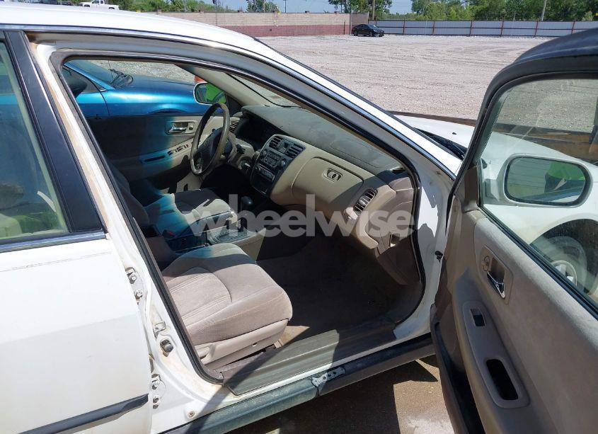 Photo 5 of 1999 Honda Accord LX (VIN JHMCG5646XC004545)