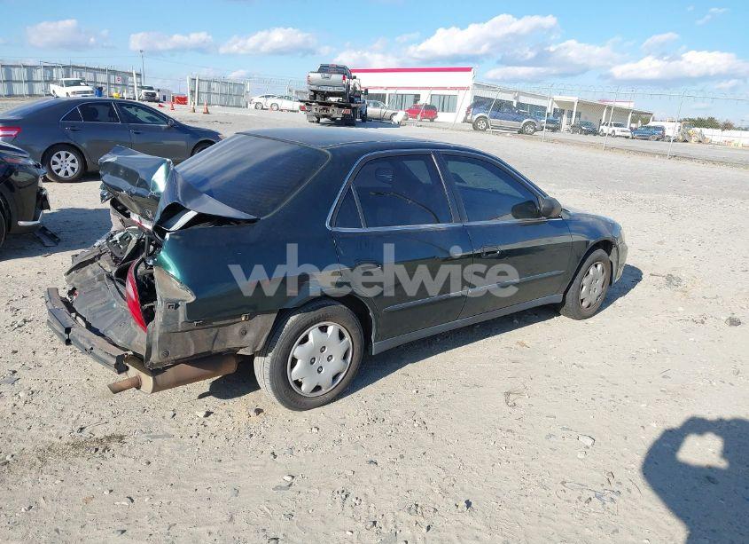 Photo 4 of 2000 Honda Accord 2.3 LX (VIN JHMCG5646YC017071)