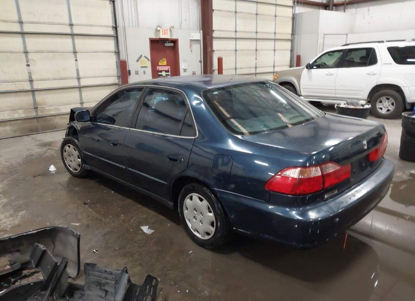 Photo 3 of 2000 Honda Accord 2.3 LX (VIN JHMCG5646YC018740)